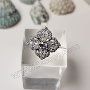 One carat Transparent Zircon Silver Shining Ring