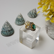 One carat Emerald green oval Ring